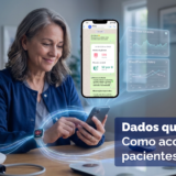 mulher olhando para o celular e acompanhando seus dados dos dispositivos